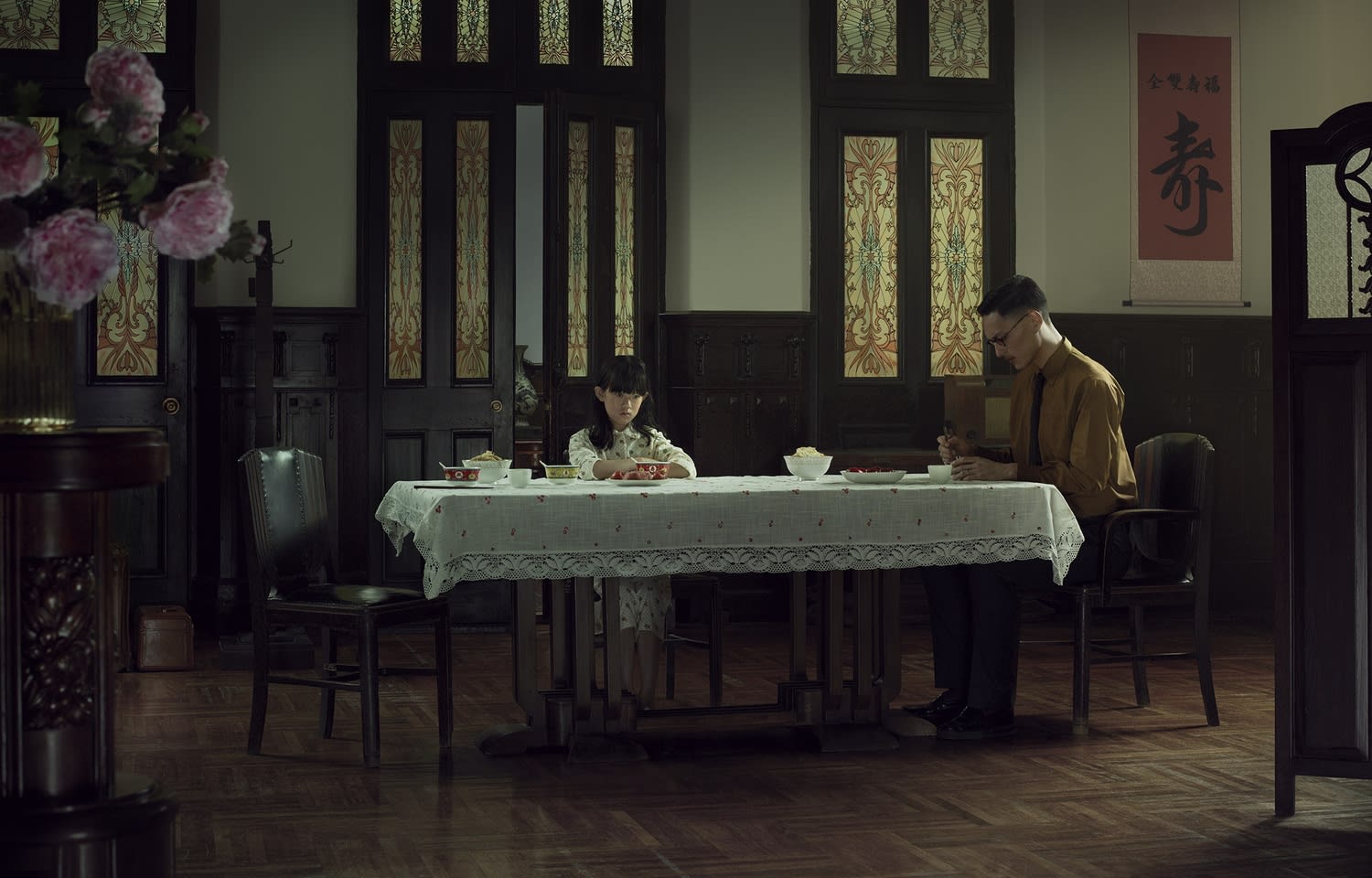 Erwin Olaf, Shanghai Fu 1088 the Family Dinner, 2017 - 2018
