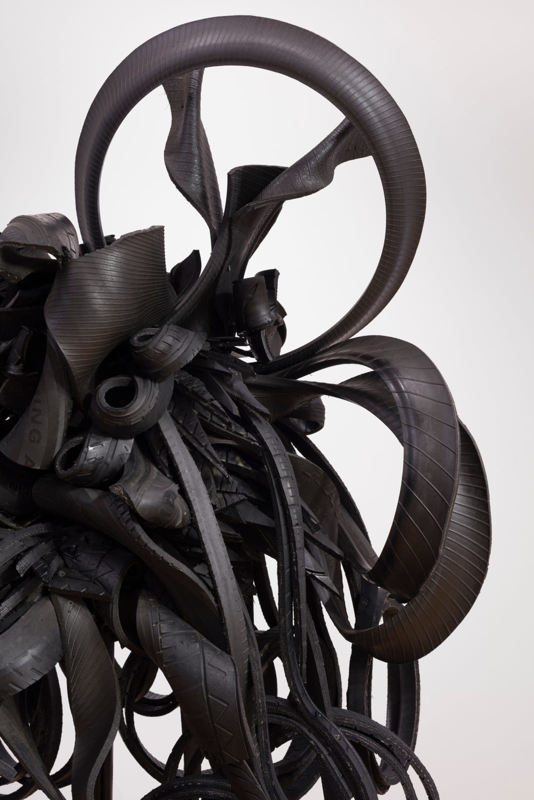 Chakaia Booker, Strayed, 2019
