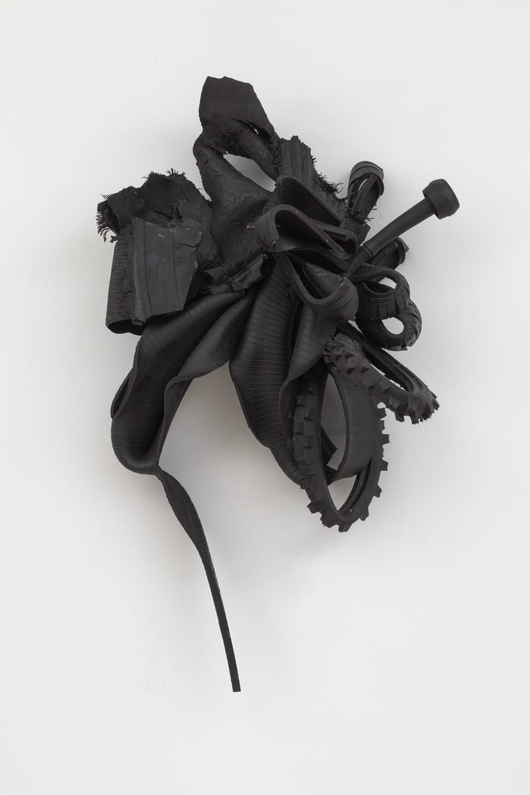 Chakaia Booker, Splitting Memories, 2022