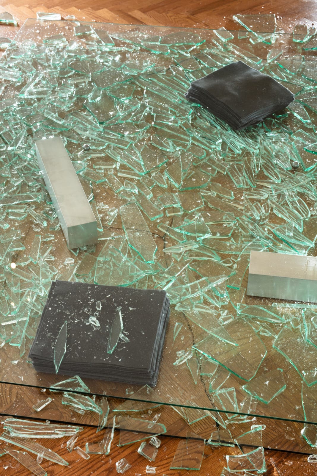Barry Le Va, 4 Layers: Placed, Dropped, Thrown, 1968-71/2019