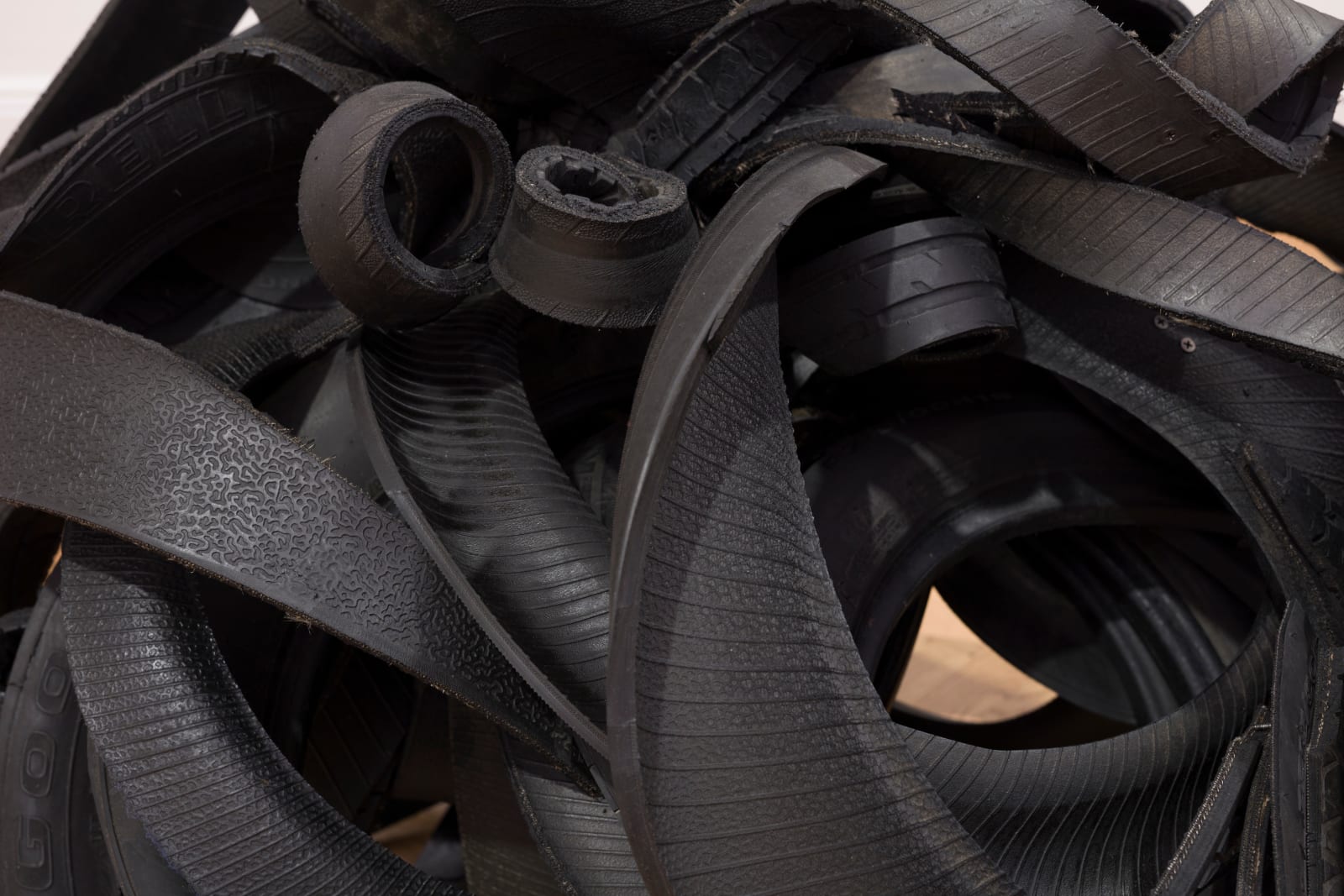 Chakaia Booker, Bottom Half, 2008