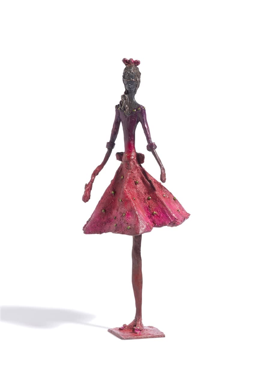 Sara Ingleby-MacKenzie, Rezia