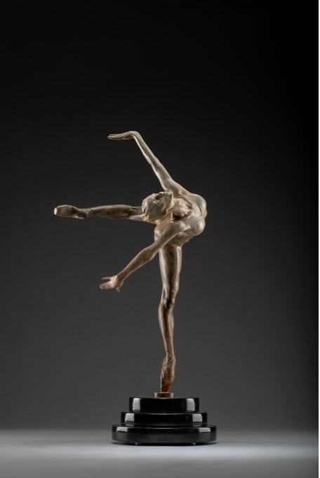 Richard MacDonald, Flight in Attitude, Atelier, 2005