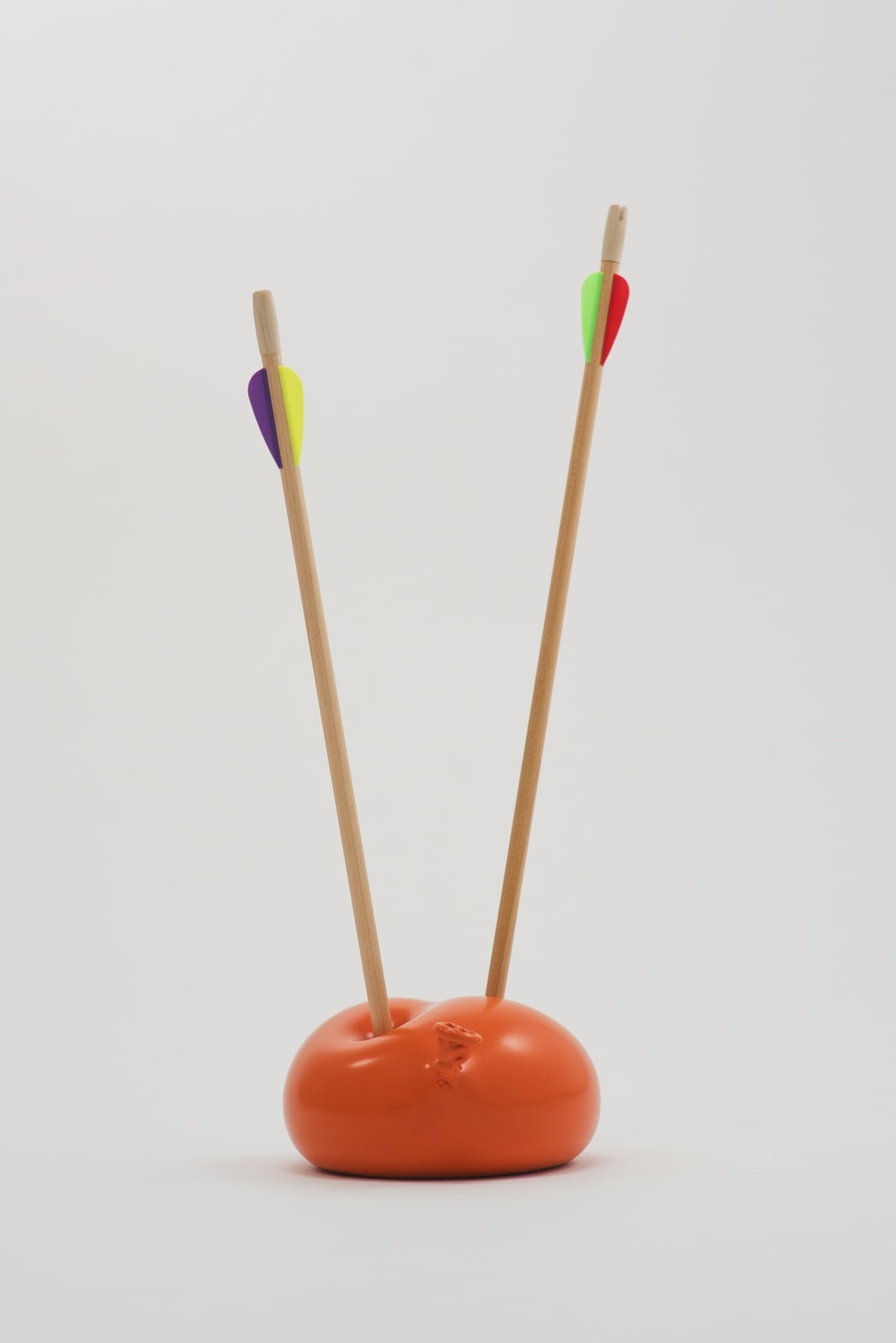 Nano Abia, Último Instante. Double arrow balloon. Naranja., 2023