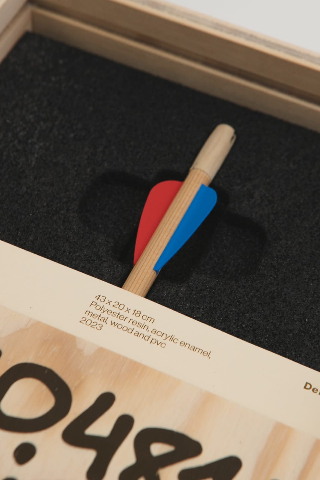 Nano Abia, Último Instante. Single arrow balloon. Amarillo., 2023