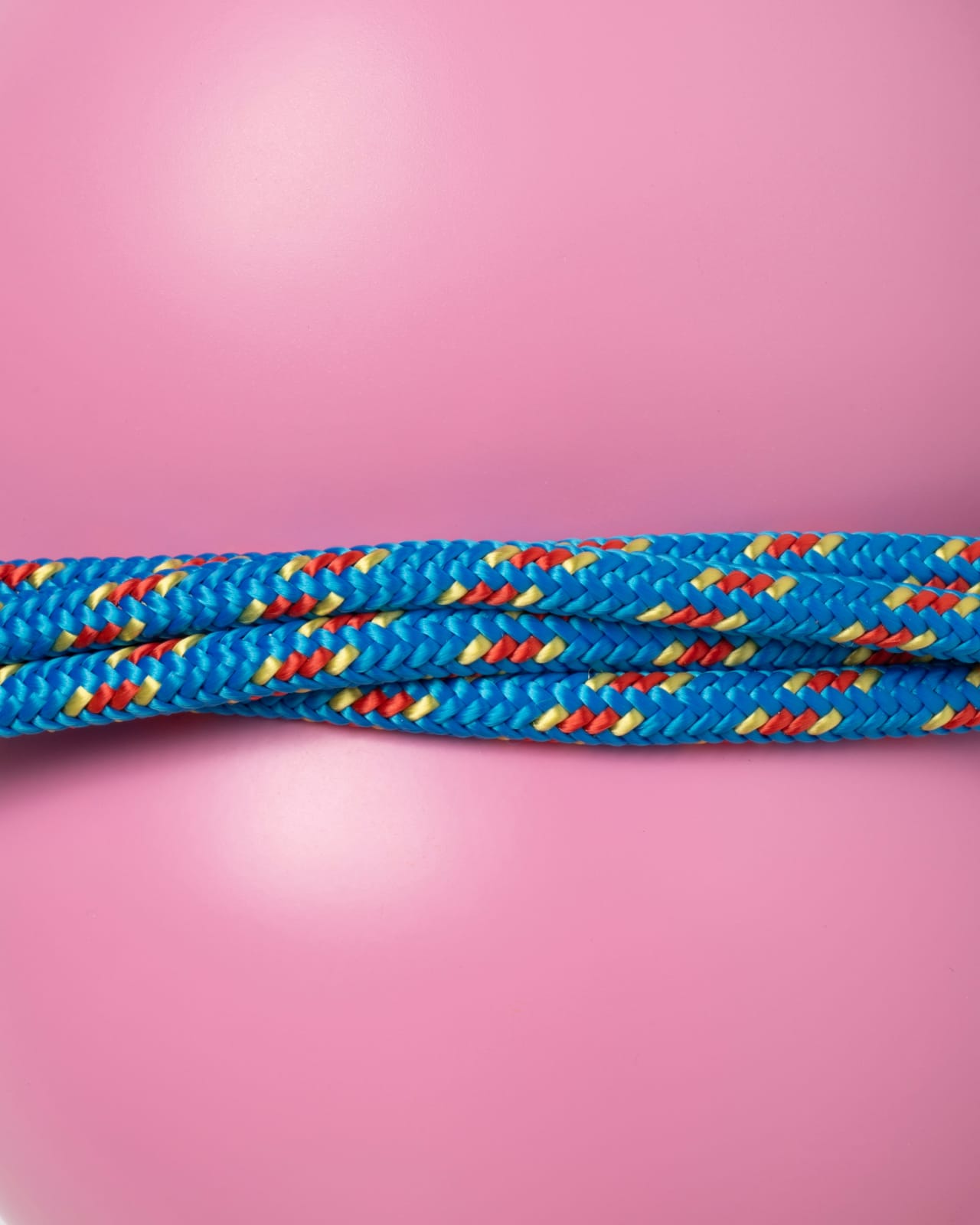 Nano Abia, Un cuerpo (Bombom), 2024