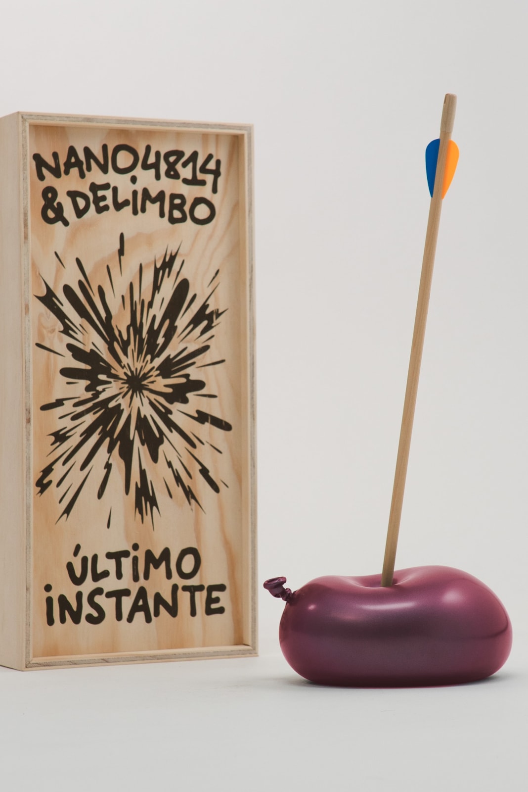 Nano Abia, Último Instante. Single arrow balloon. Morado metalizado., 2023