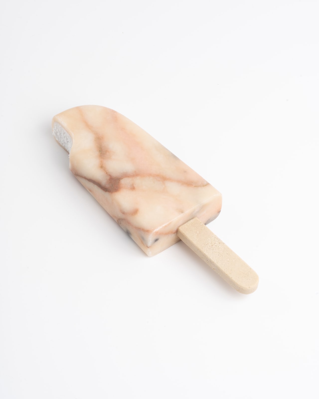 Quiñones, White World #16, 2022