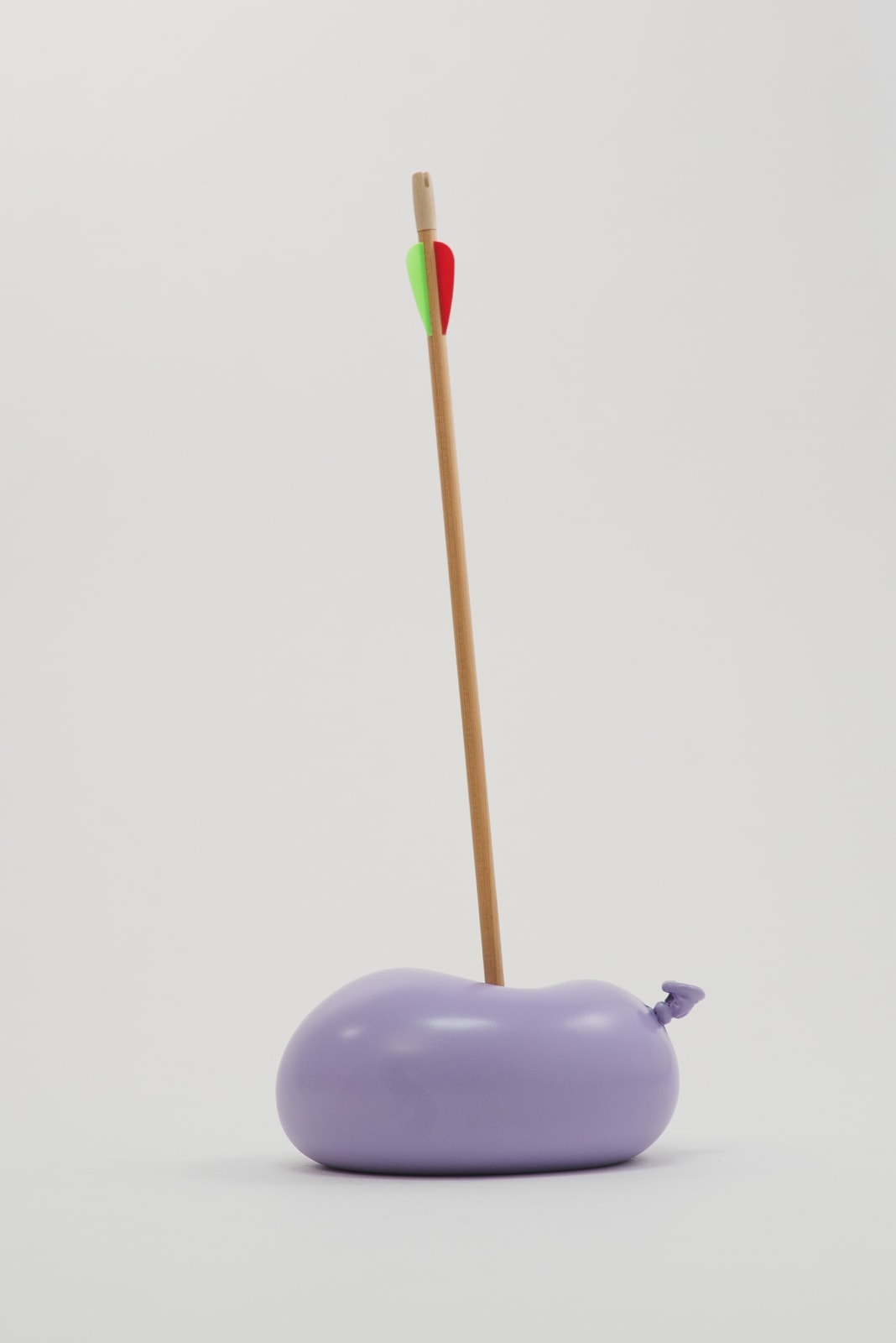 Nano Abia, Último Instante. Single arrow balloon. Lila pálido., 2023