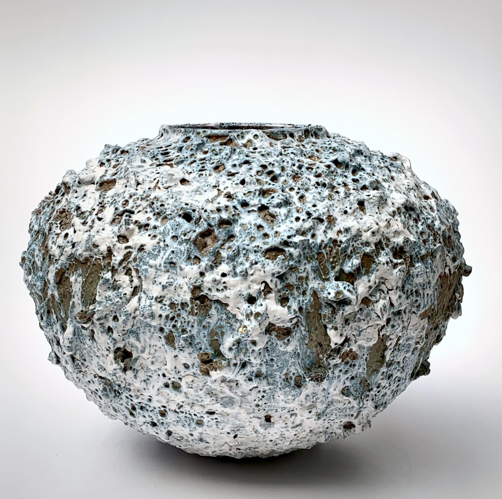 Jay Kvapil, Large Jar (#1564), 2021