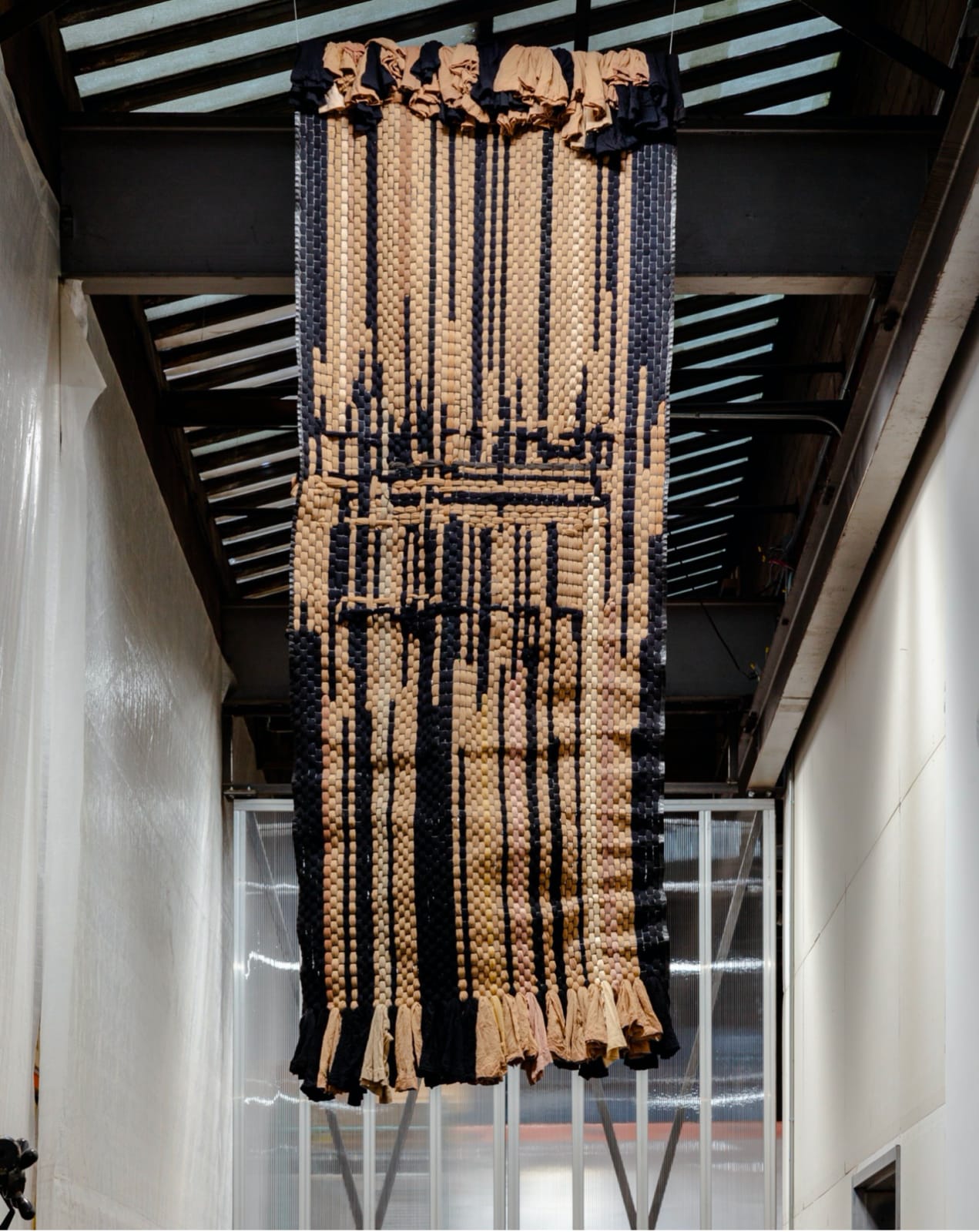 Ioanna Pantazopoulou, T.C. - M.C. (Tight Chick – Magic Carpet) No.4, 2024