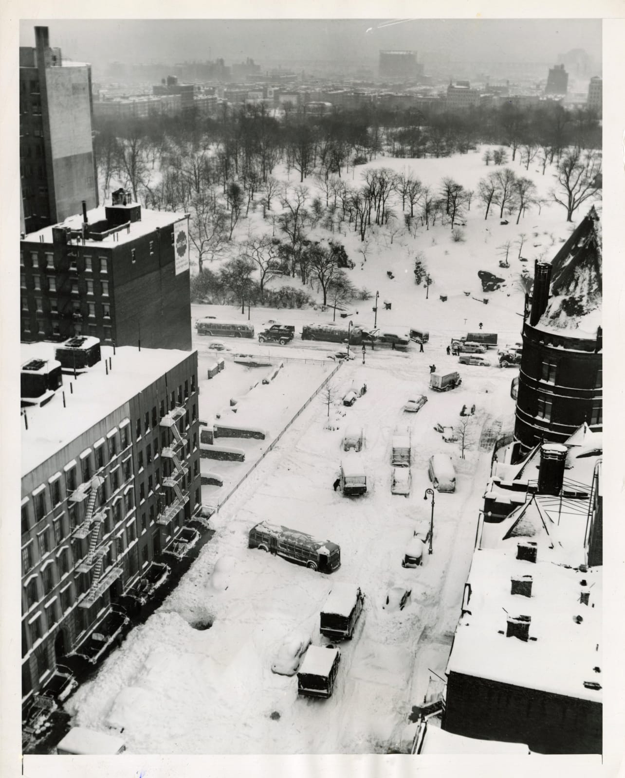 Unknown, Buses, Trucks, Taxicabs and Cars Stalled on 106th Street during New York City's Worst Snowstorm in History, 1947