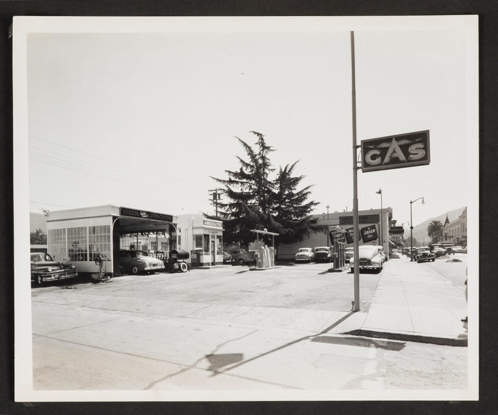 [Associated Oil Company], Album showing the development of "Flying A" Gas Stations from San Jose to Los Angeles, 1948-57