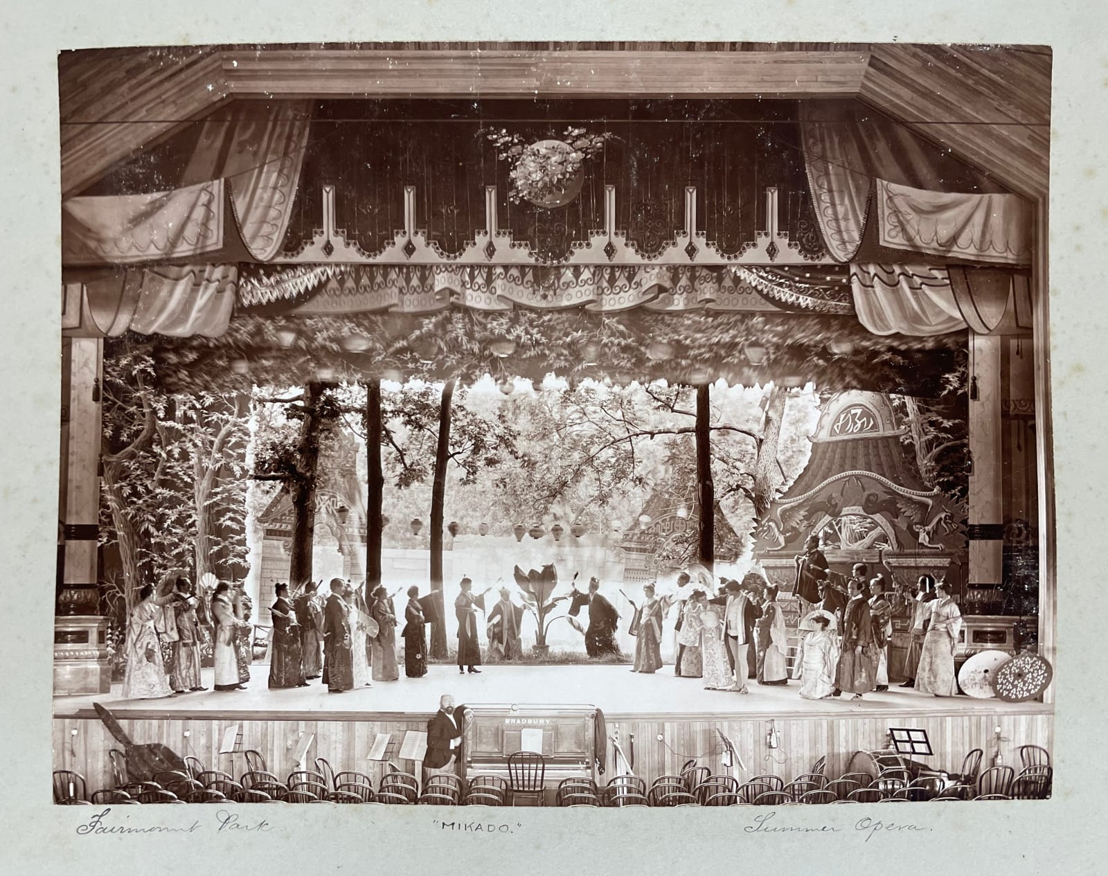 E.J. Davison, Sunlight Sketches in Missouri and Arkansas. Being photographs of Kansas City and along the Line of The Kansas City, Pittsburg & Gulf R.R." Kansas City, 1895