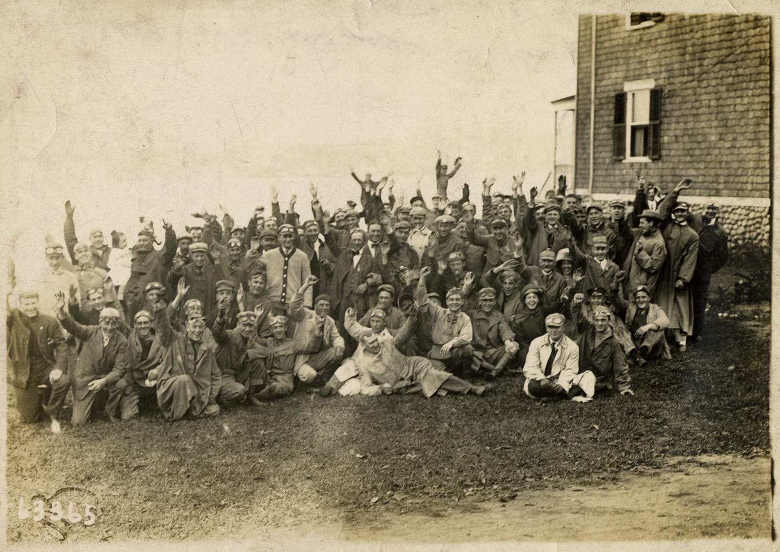 Spooner & Wells, Dynamic Shots of the Munsey Historic Tour, 1910