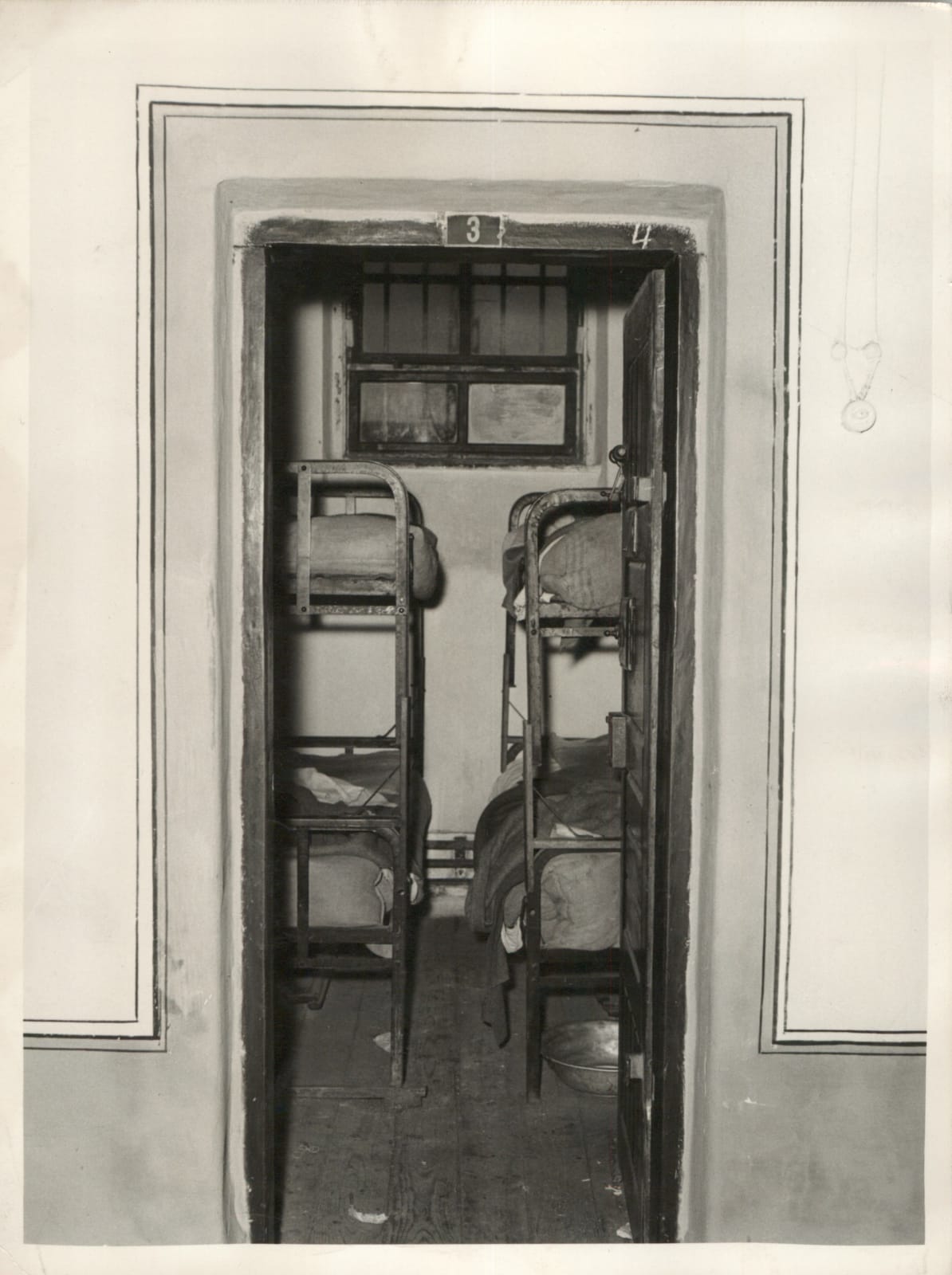 [Hungarian Revolution], Photo-journalistic account of the 1956 uprising, 1956-57