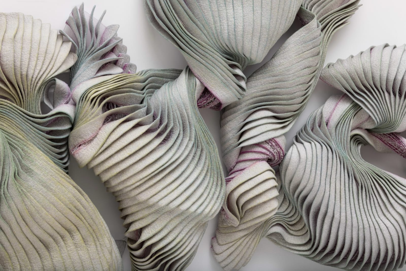 Kristy Kún, I am a bird made of birds; Diving Bird, 2025