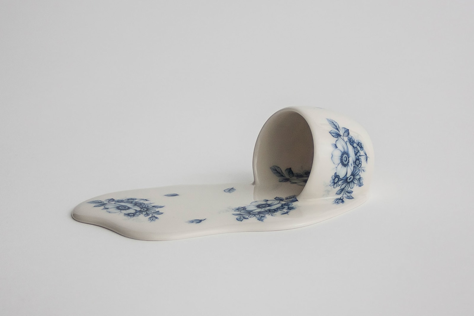 Livia Marin, Broken Things (e), 2023