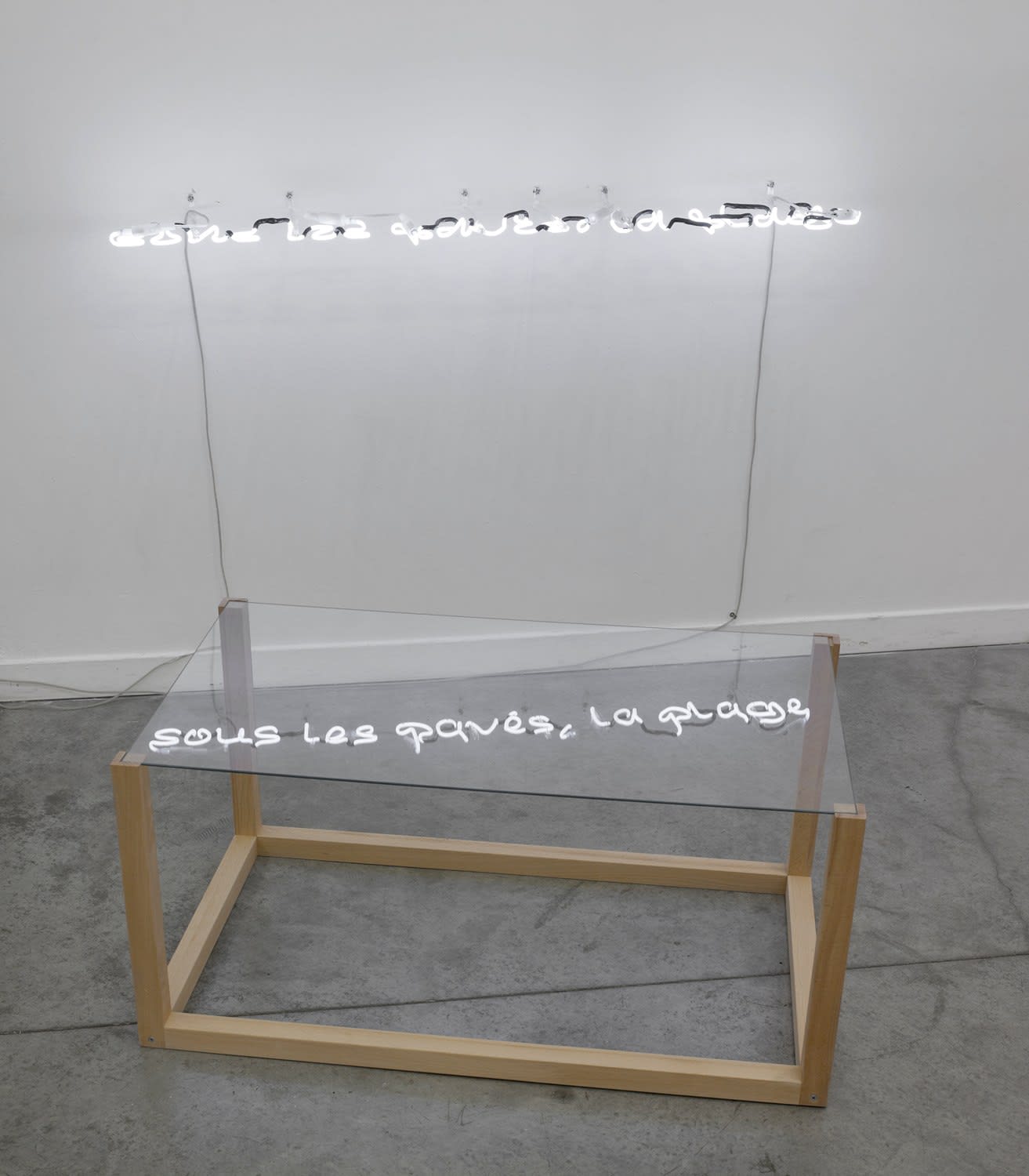 Miri Segal, Sous les pavés, la plage, 2011