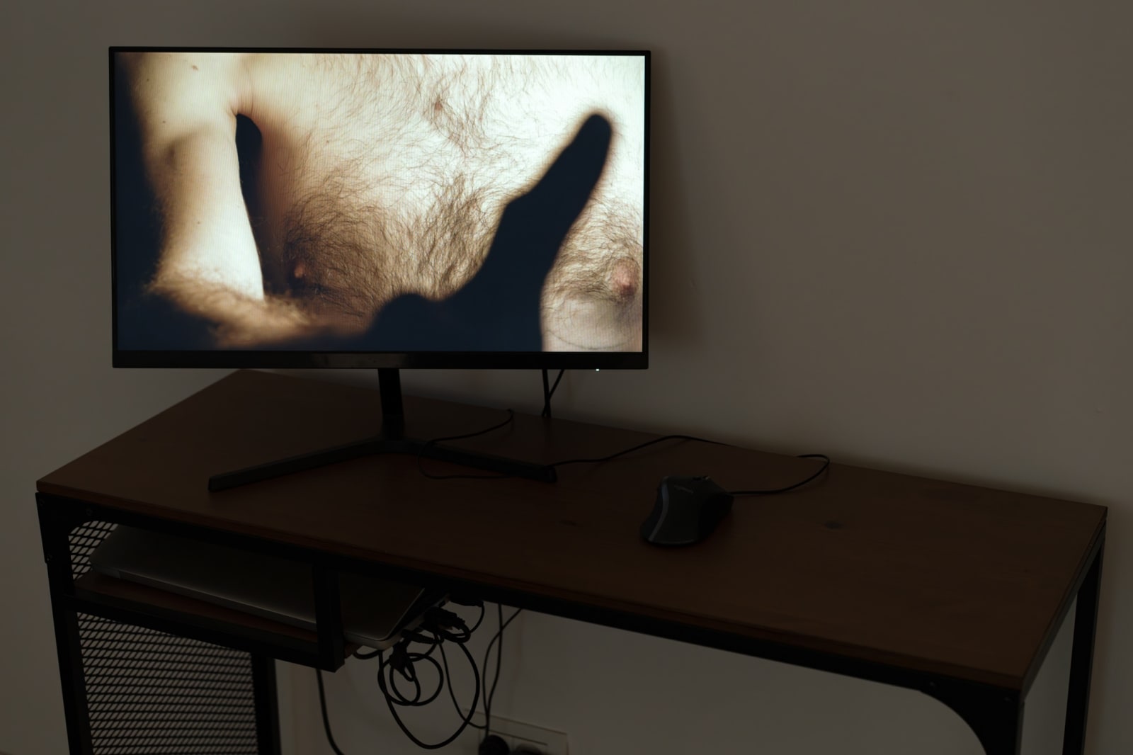 Shai-Lee Horodi, Touch Simulator / מדמה מגע, 2023