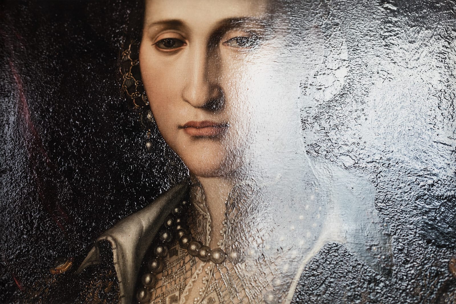 Yossi Breger, Eleonora of Toledo (detail from Duchess of Tuscany, Aessandro Allori, Florence, 1560/62), Bode Museum, Berlin, 2011