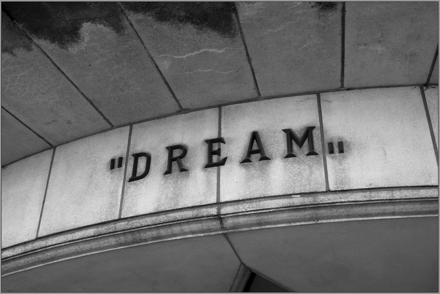 Yossi Breger, Dream on residential building, Brussels, 2011