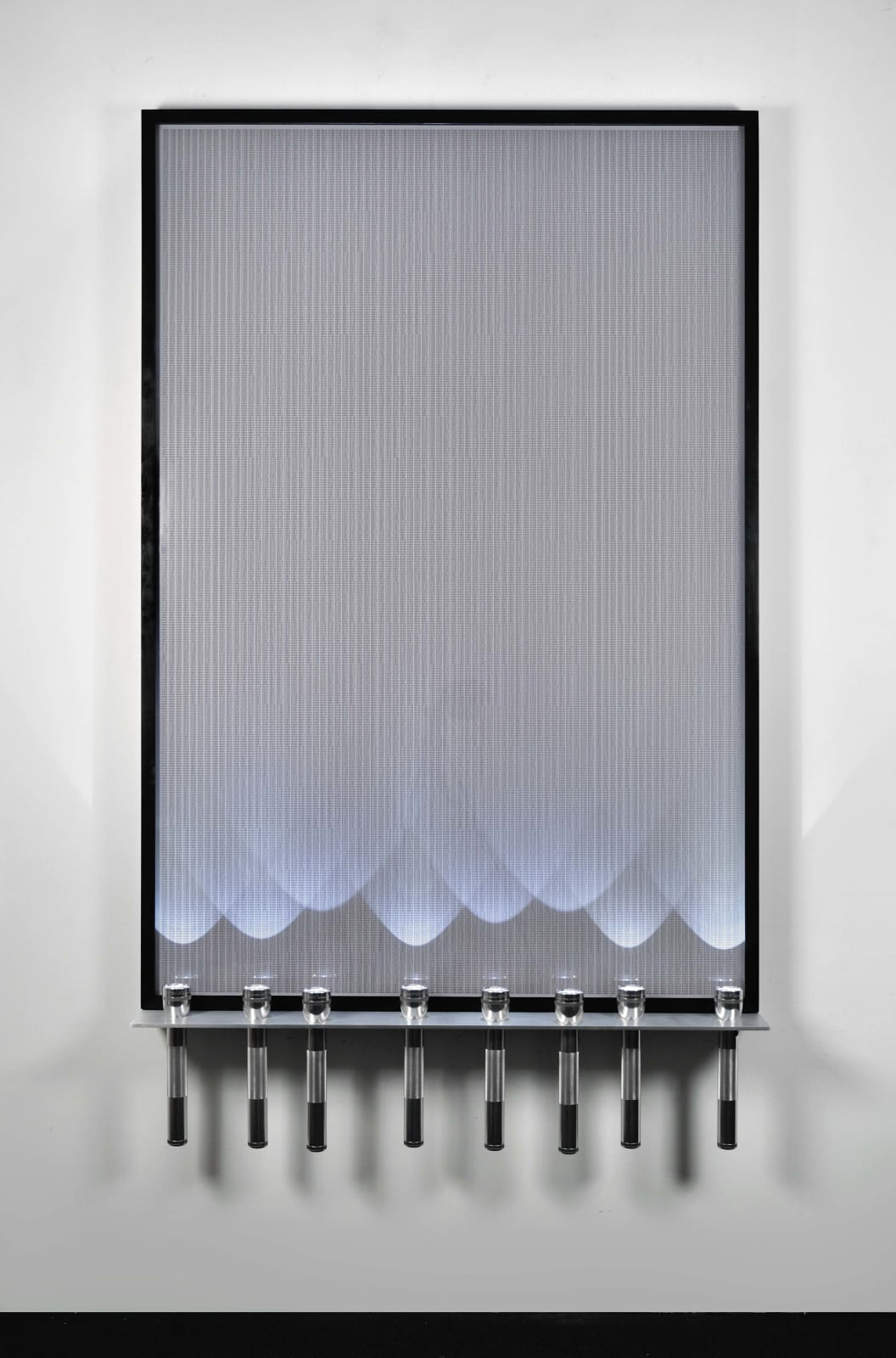 Jonathan Monk, All the possible ways of switching 8 torches on one at a time (silver up-lighting), 2013