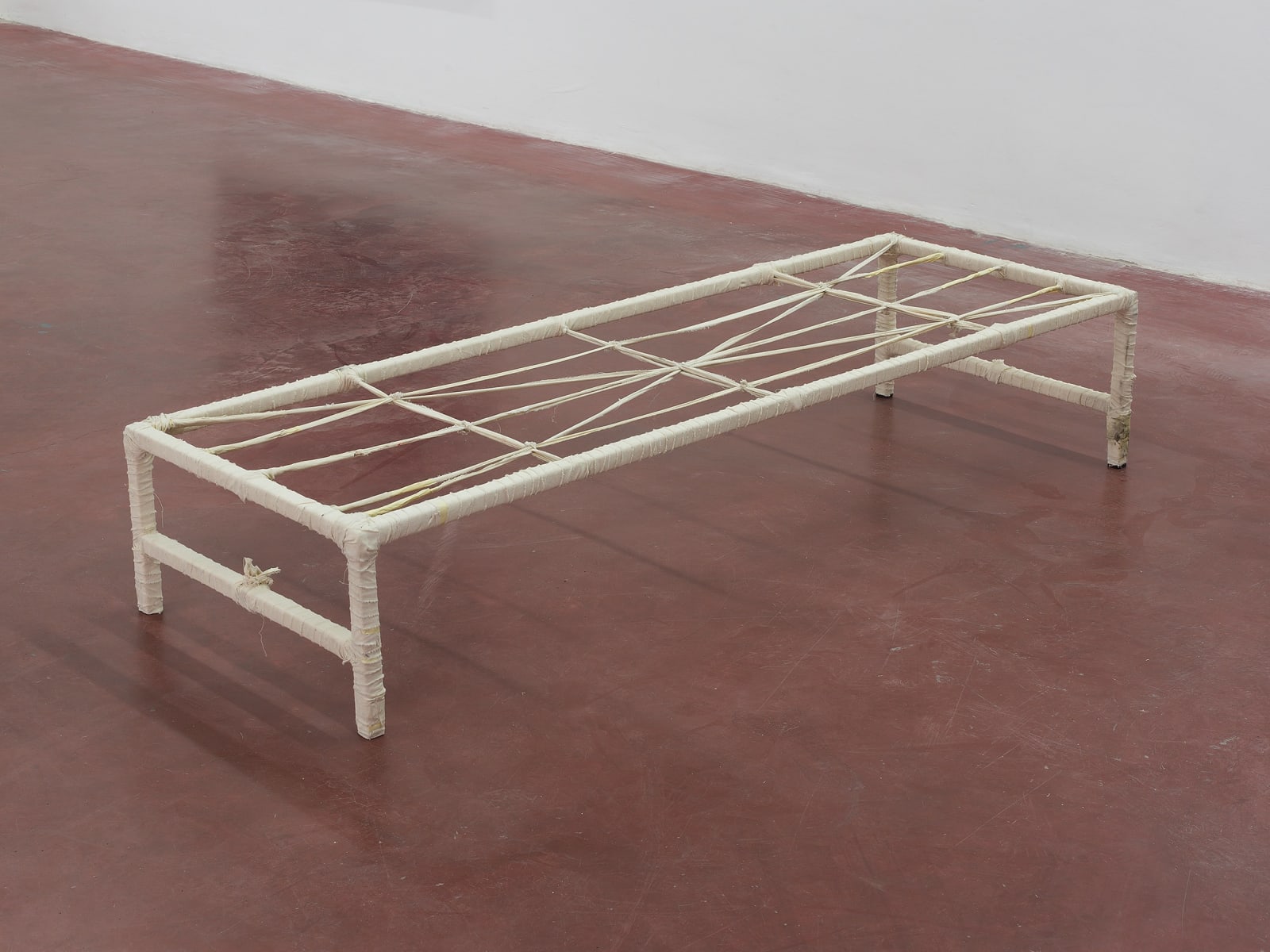 Etti Abergel, Bed from the workshop of the conch shells maker, 2003