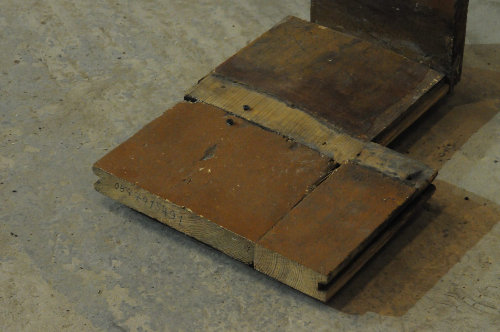 Miroslaw Balka, 37 x 67 x 35, 2010