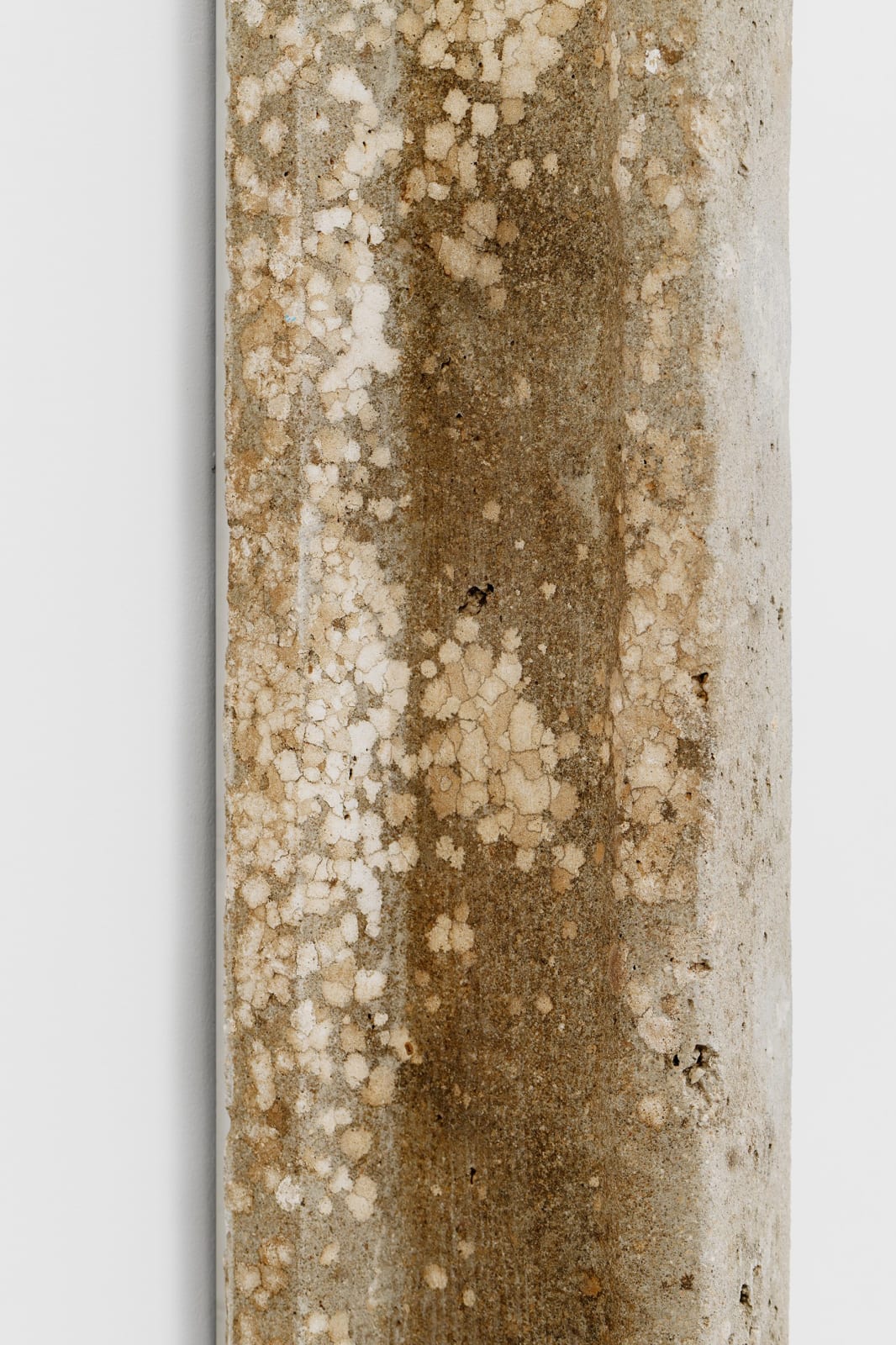 Miroslaw Balka, 200 x 11 x 20 , 2022