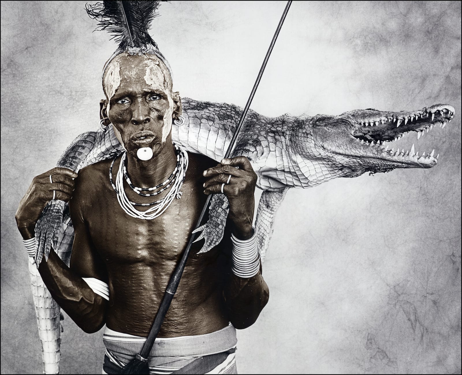 Jan C. Schlegel, Biwa with Crocodile, Kara Tribe, Ethiopia, 2009