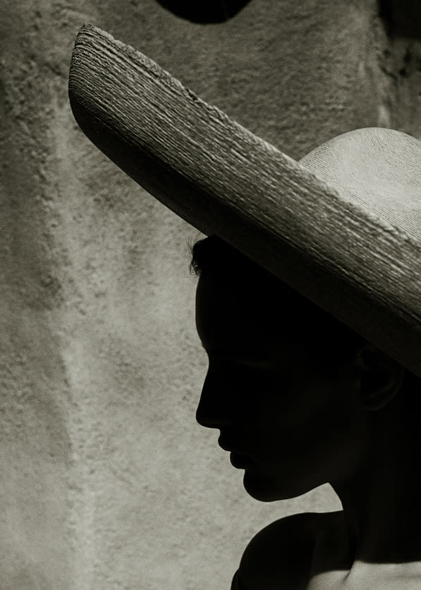 Albert Watson, Charlotte Flossaut in Sombrero, New Mexico, 1988