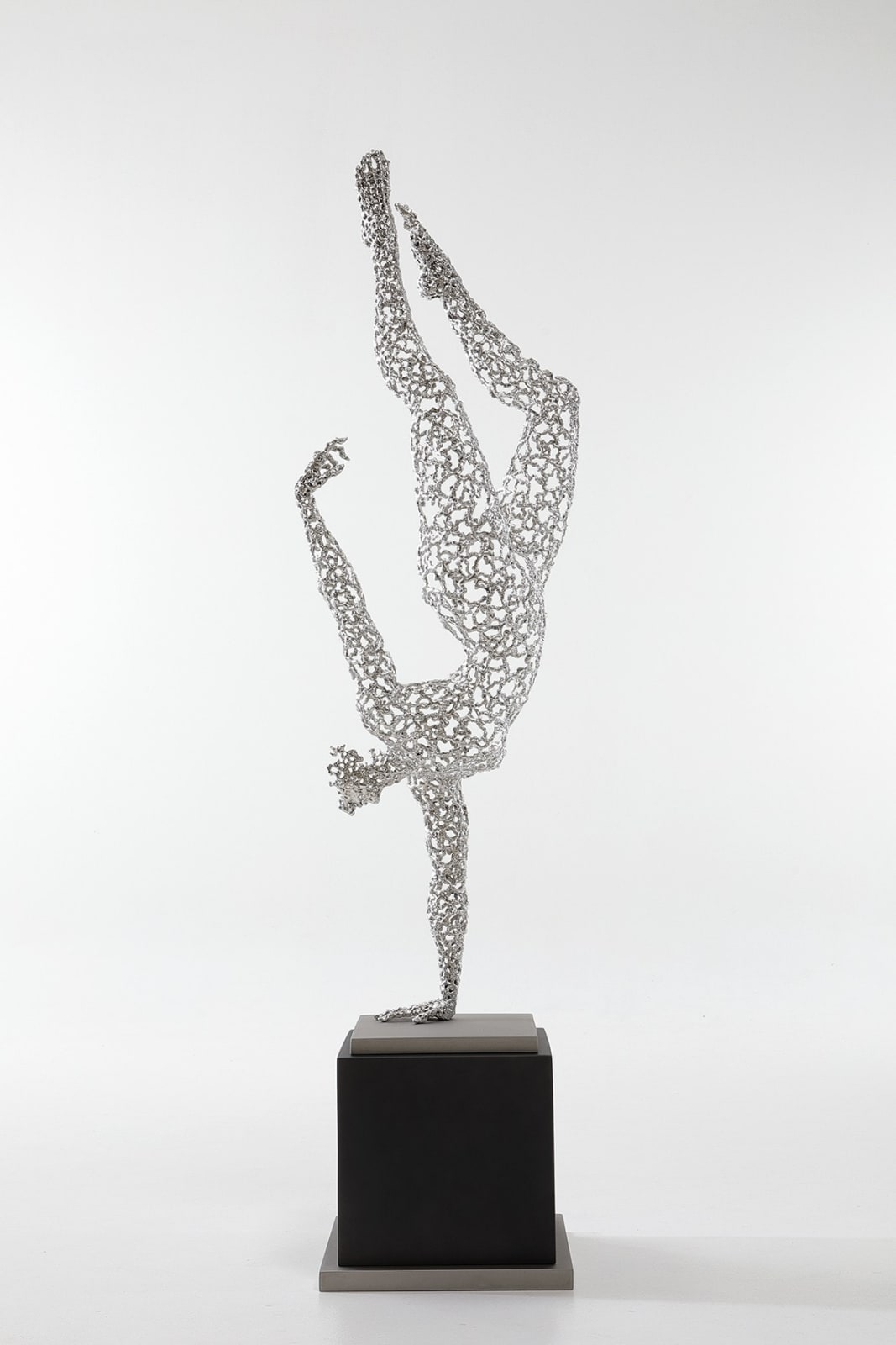 Seong-Gu Lee, Commissioned sculpture - Chiasme 6
