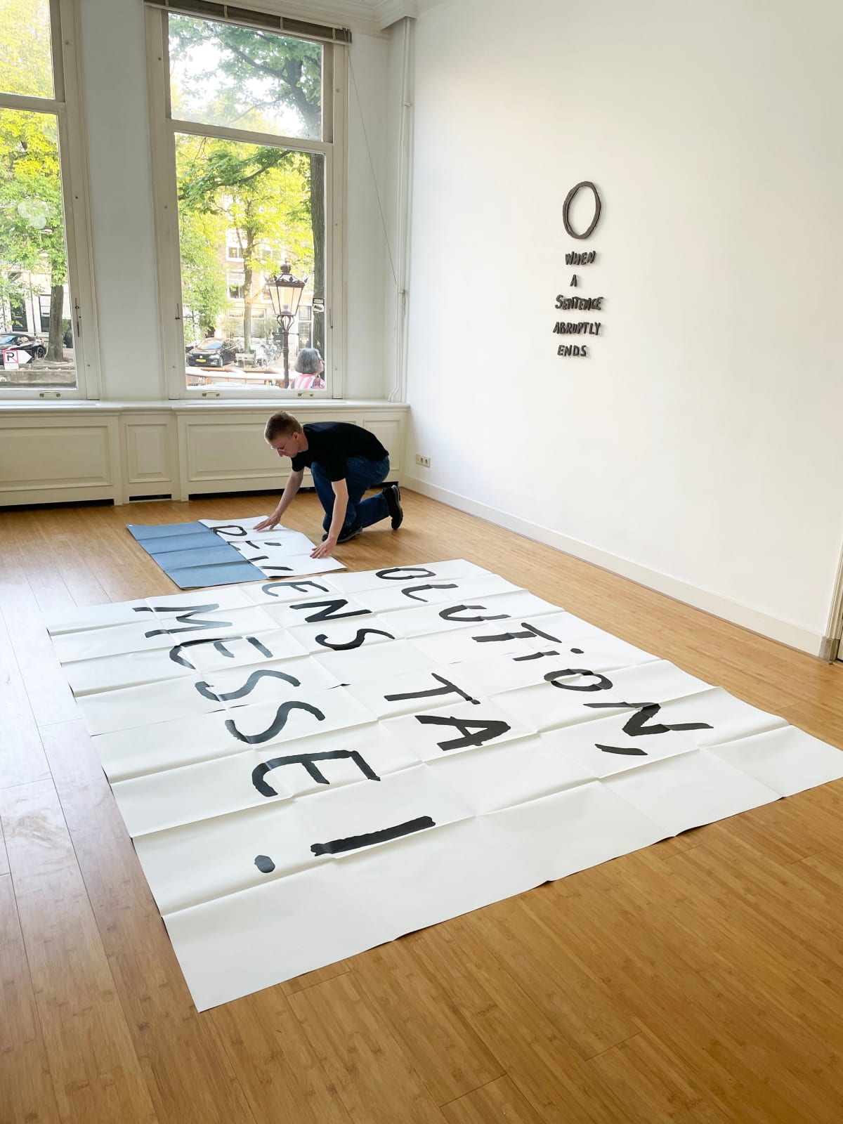Dora Garcia, Révolution, 2001