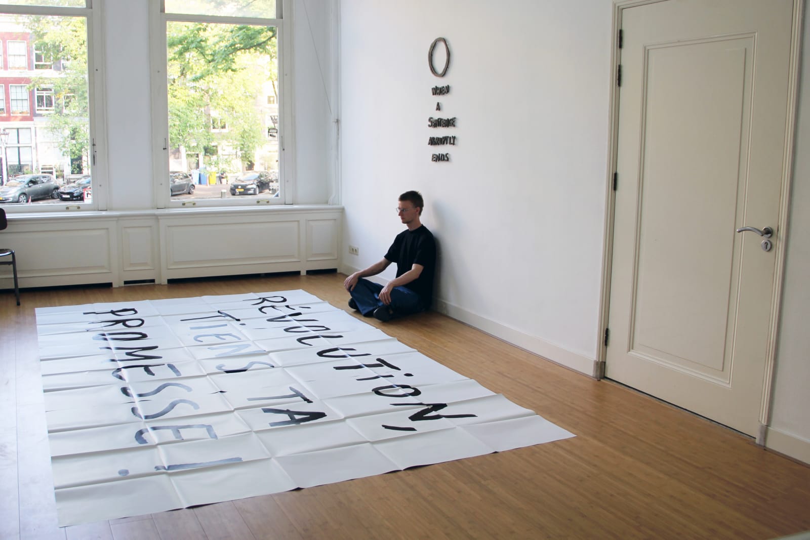 Dora Garcia, Révolution, 2001