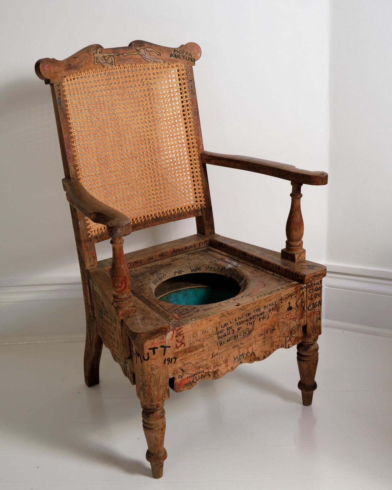 Amata Benedict, Commodus