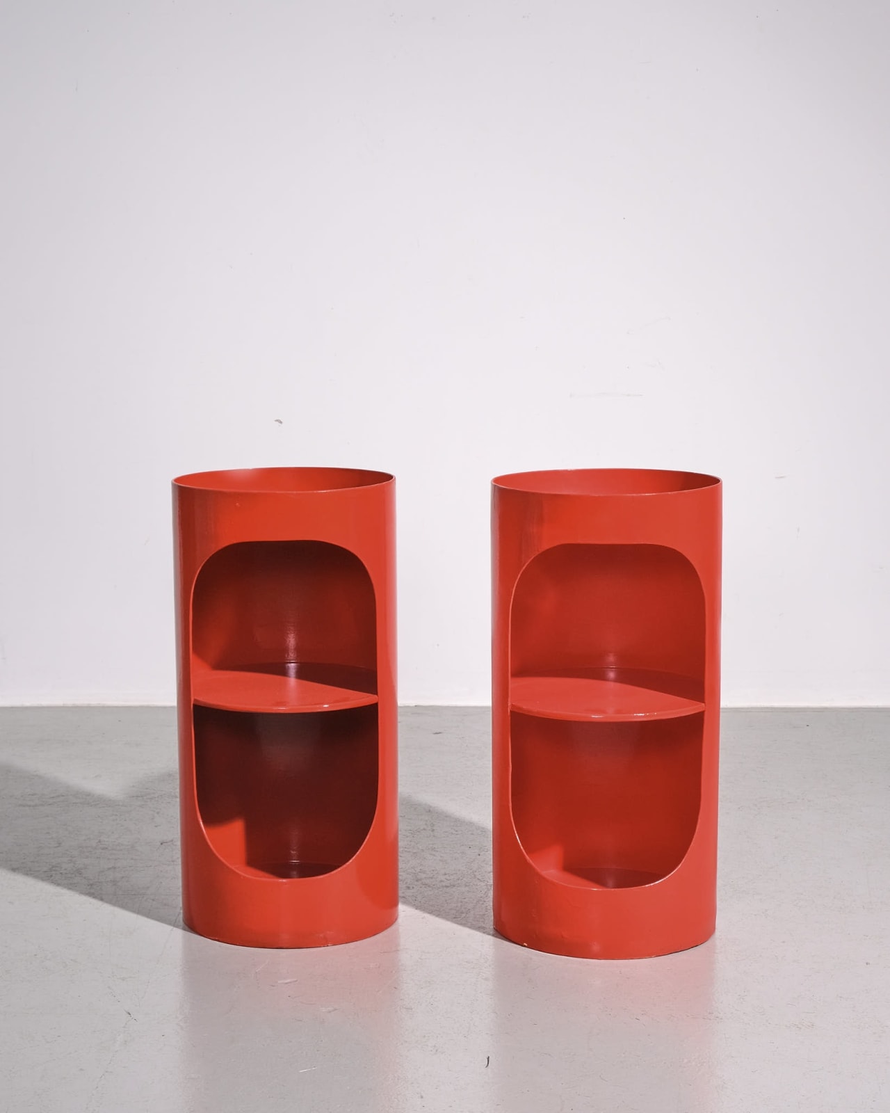 Bernard Holdaway, Tomotom Three Tier Stand in Red