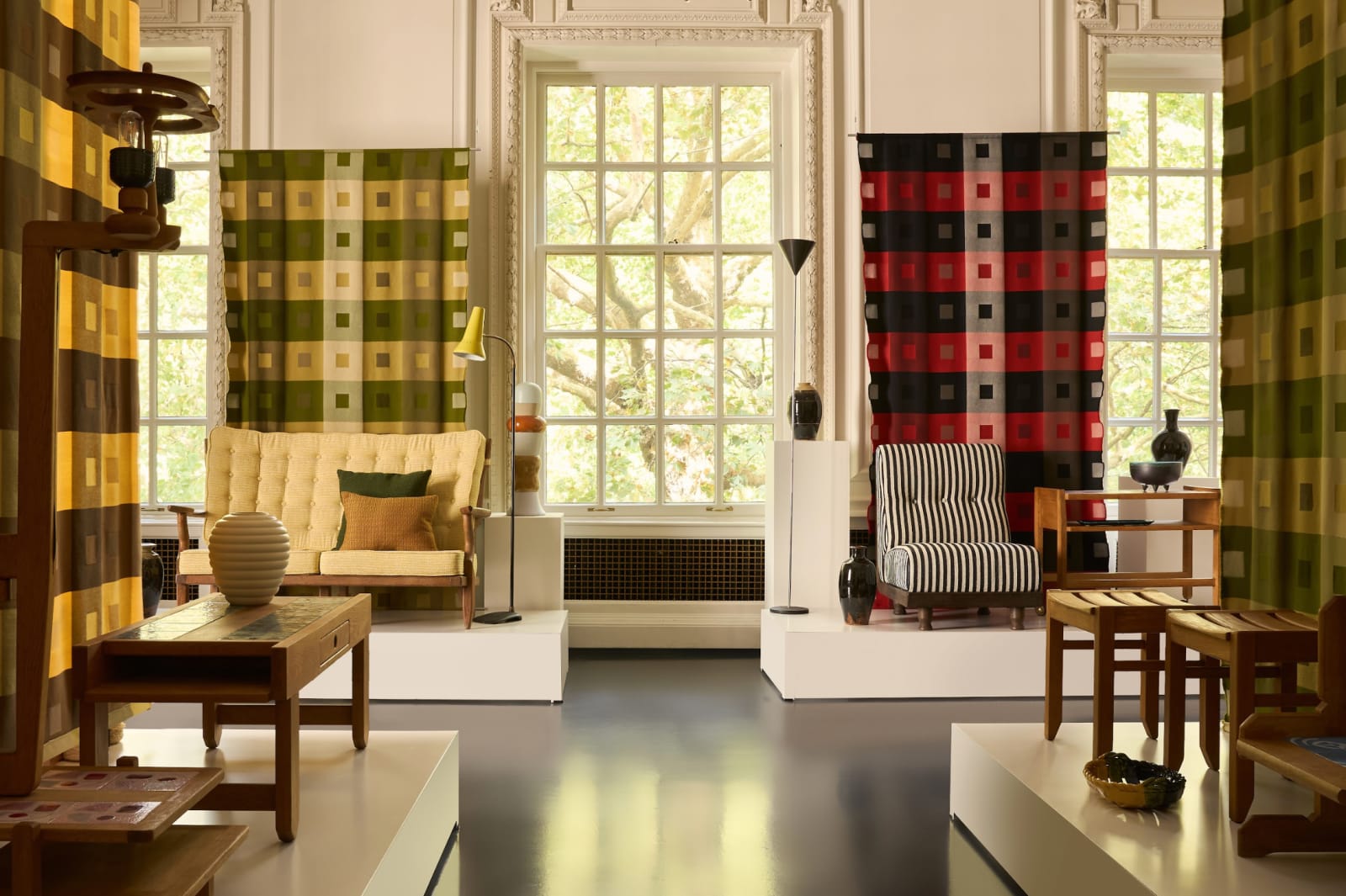 Guillerme et Chambron, Floor Lamp With Low Tiled Shelves