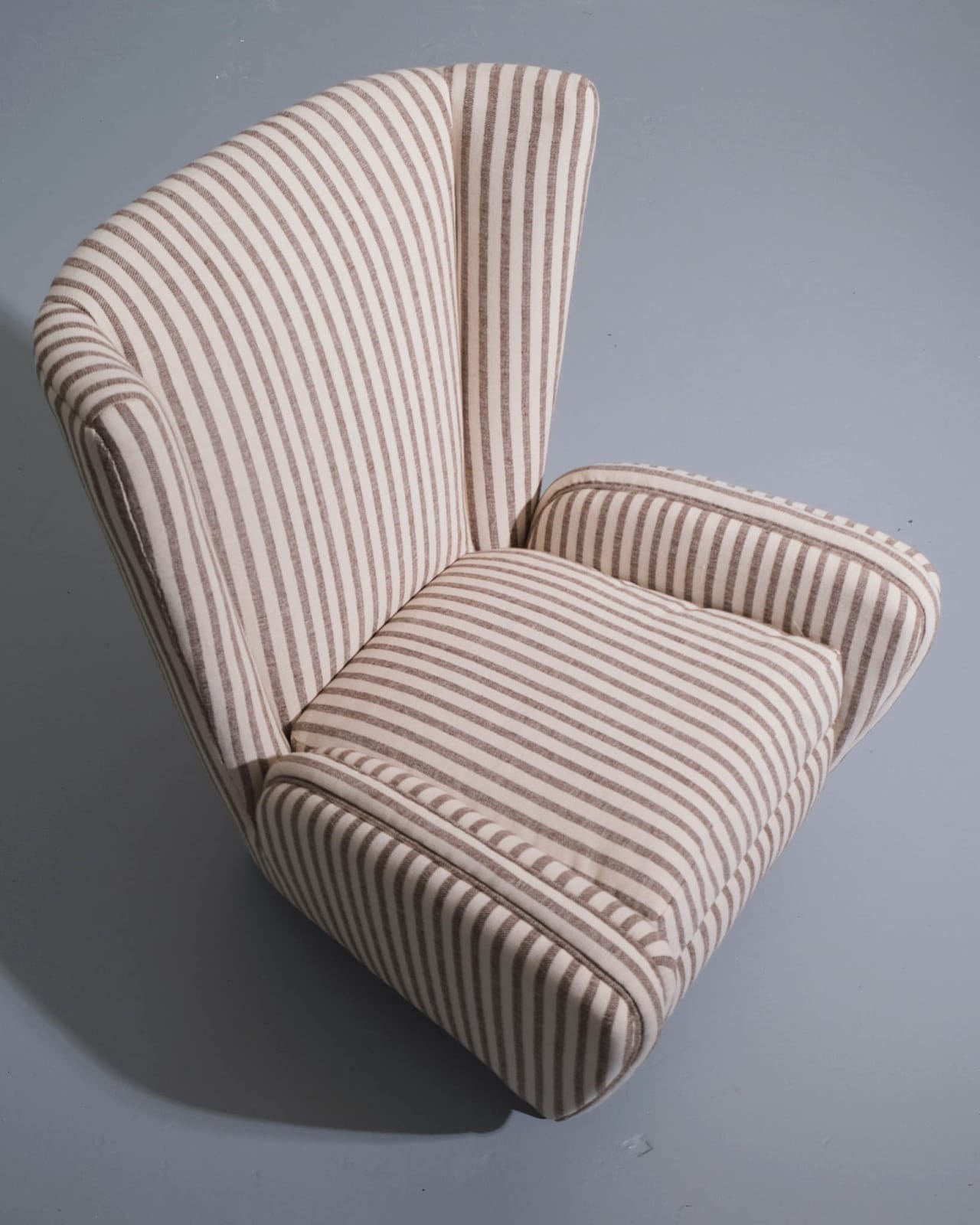Paolo Buffa, Pair of armchairs