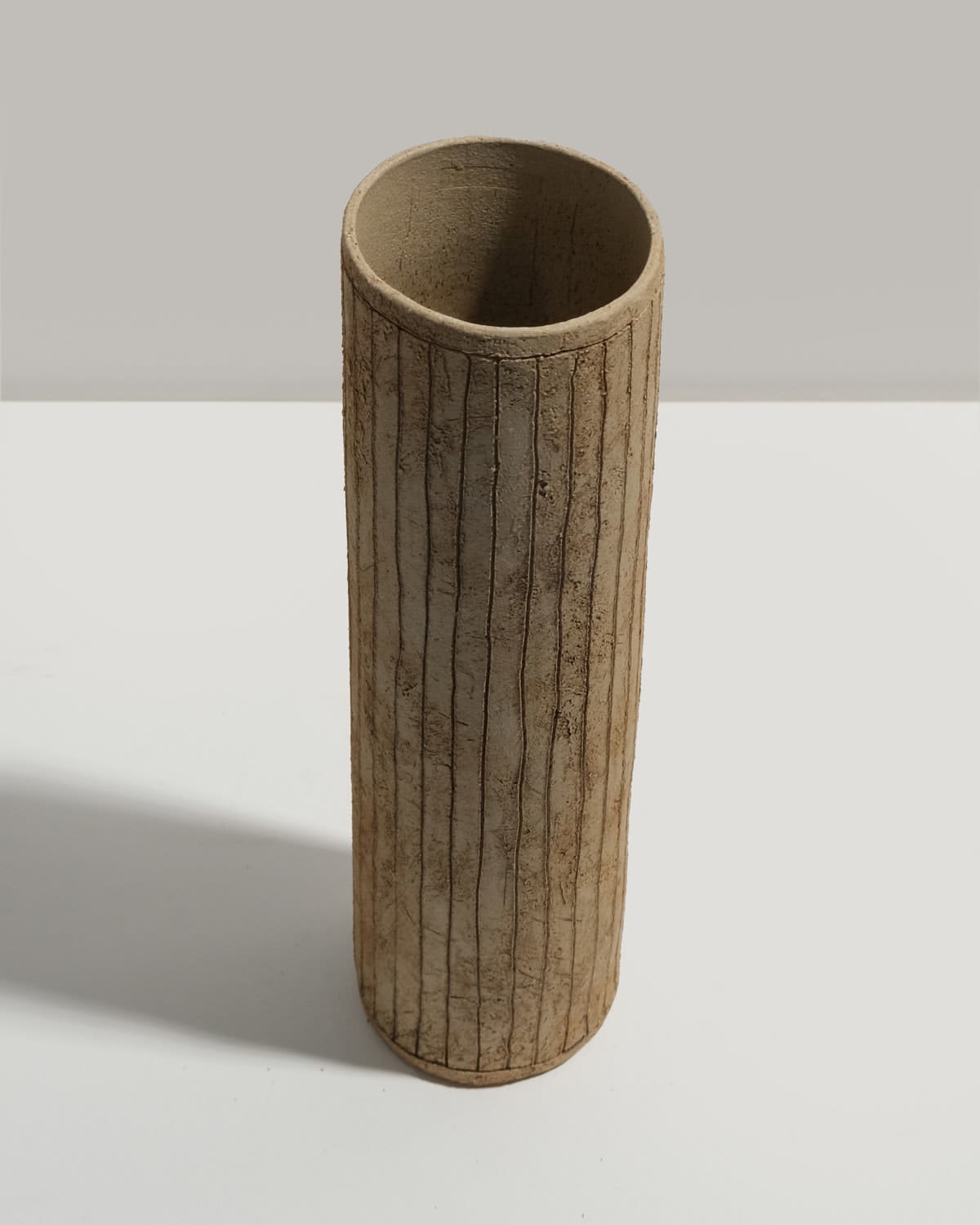 Jane Kite, Tall Sgraffito Vase (light vertical)