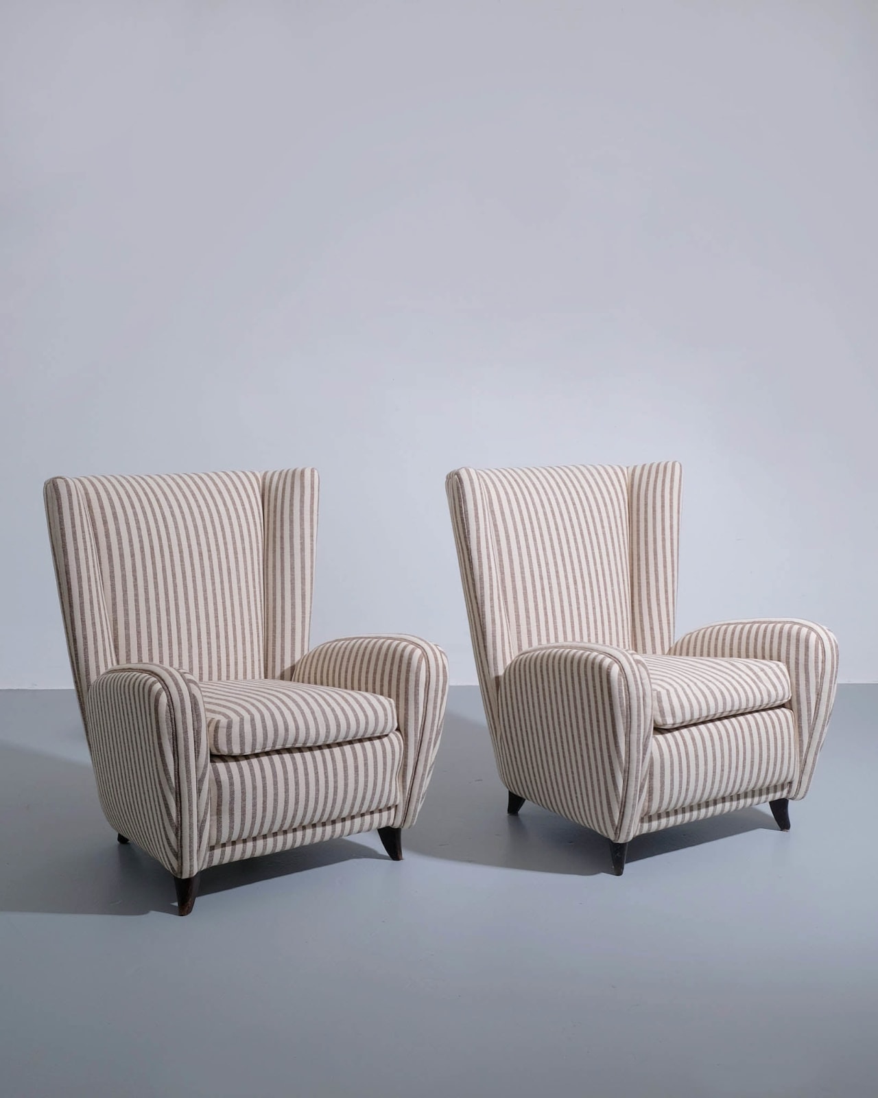 Paolo Buffa, Pair of armchairs