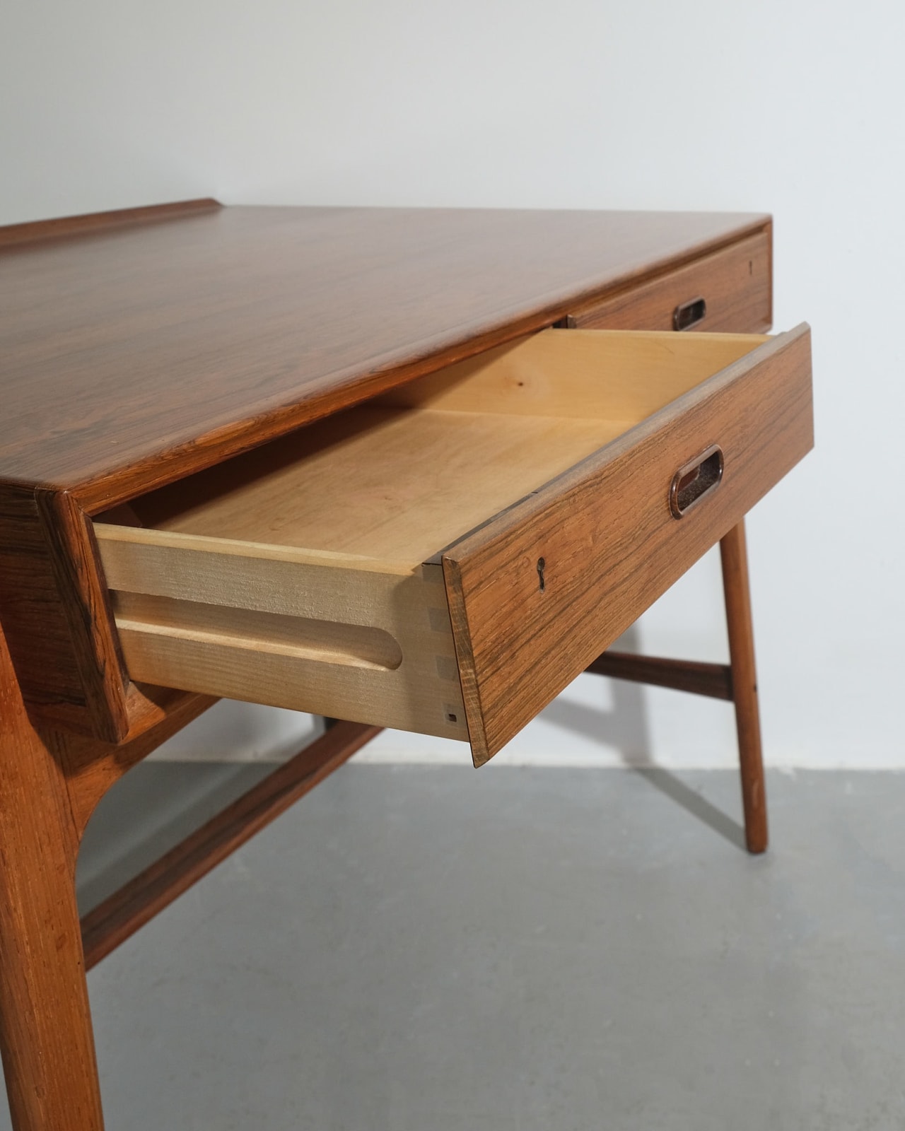 Svend Aage Madsen, Writing Desk Model '200'