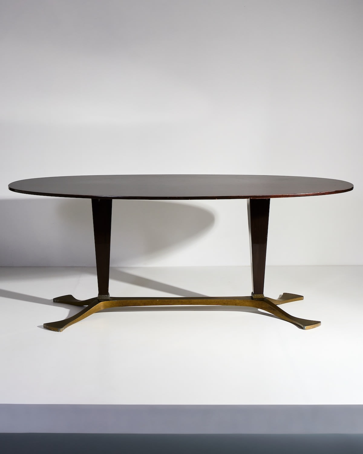 Osvaldo Borsani, Dining table