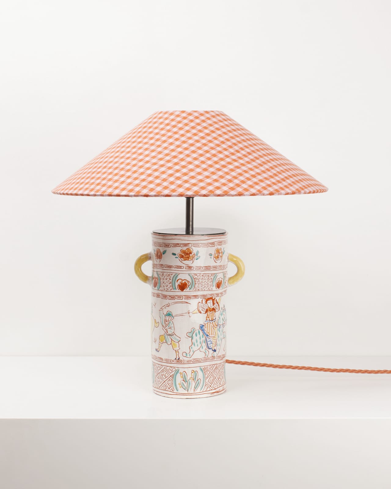 1690 Ceramics, Famille Verte pair of lamps with Nón Lá shade