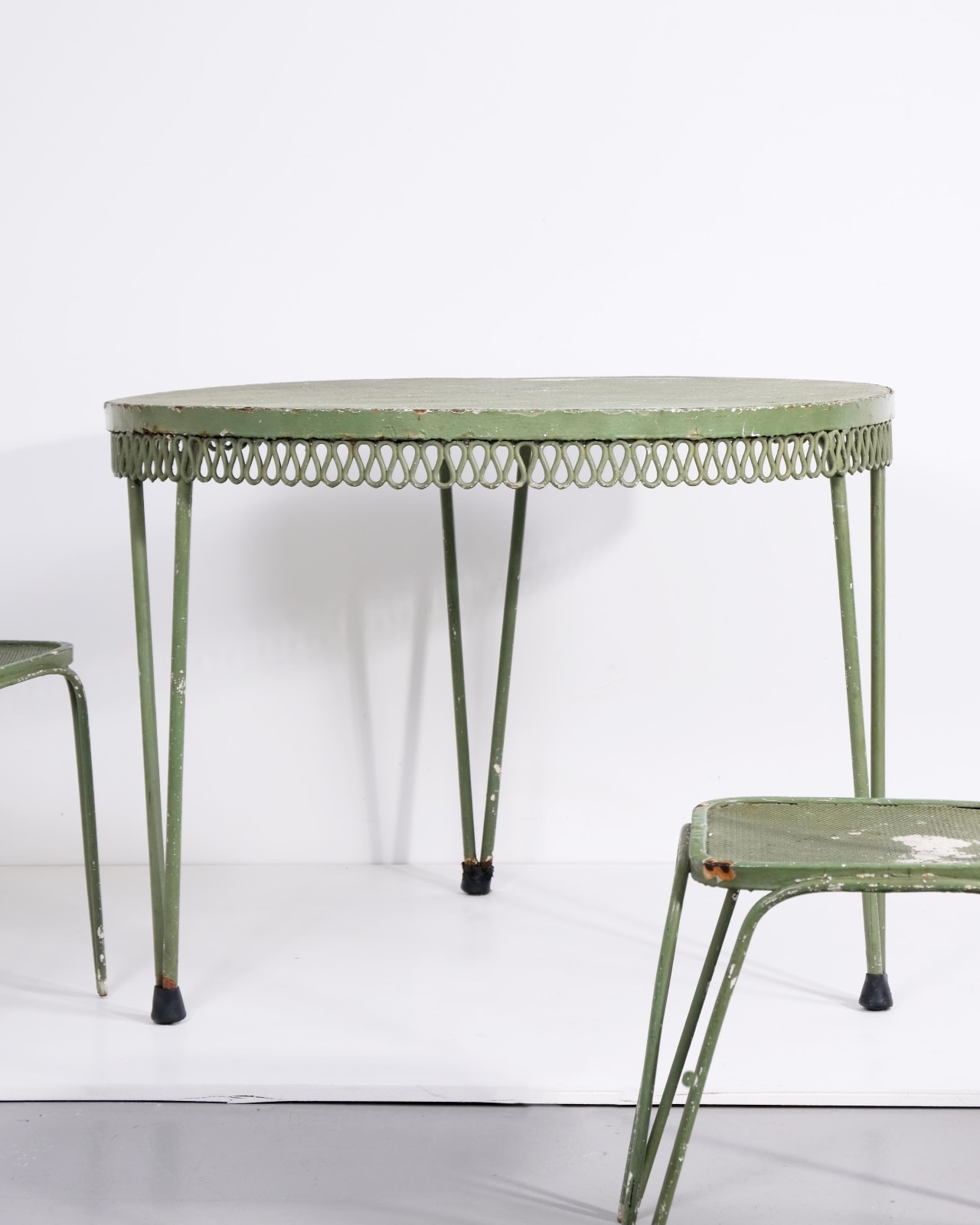 Attributed to Gio Ponti, Three Chairs and Table
