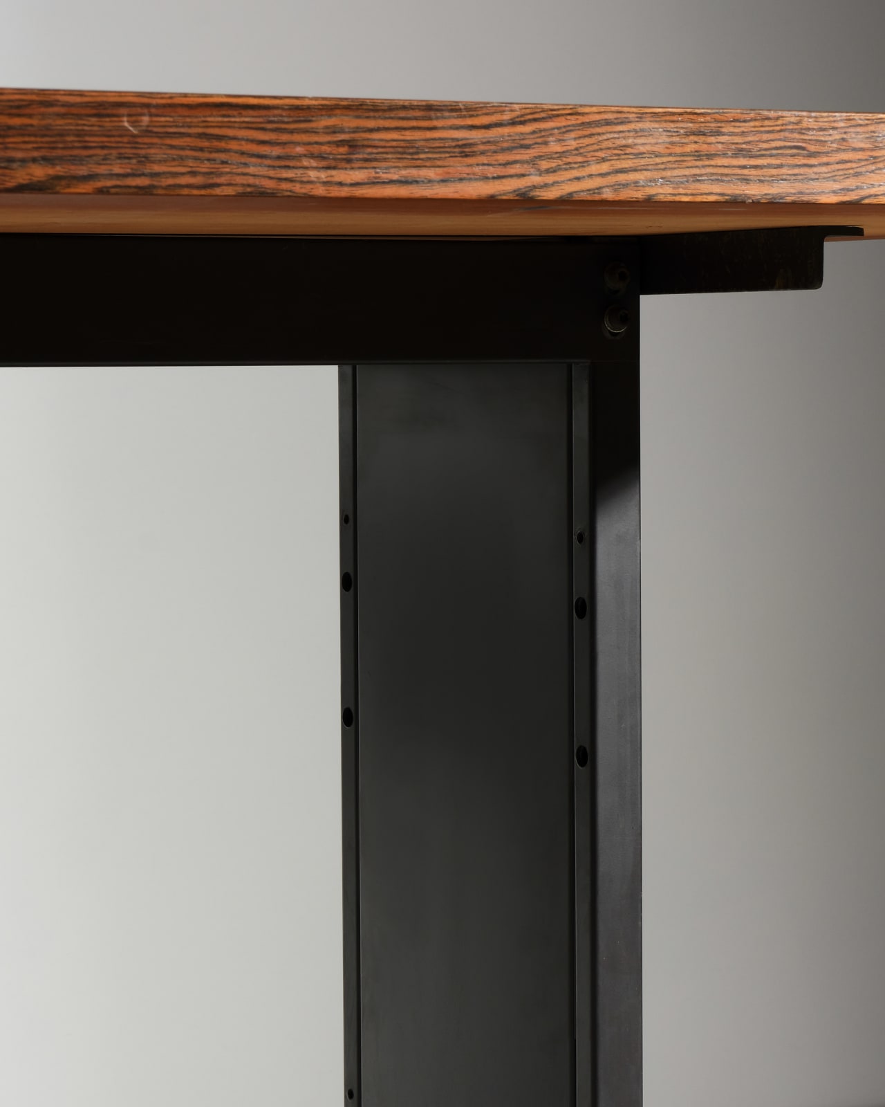 Osvaldo Borsani, Dining table