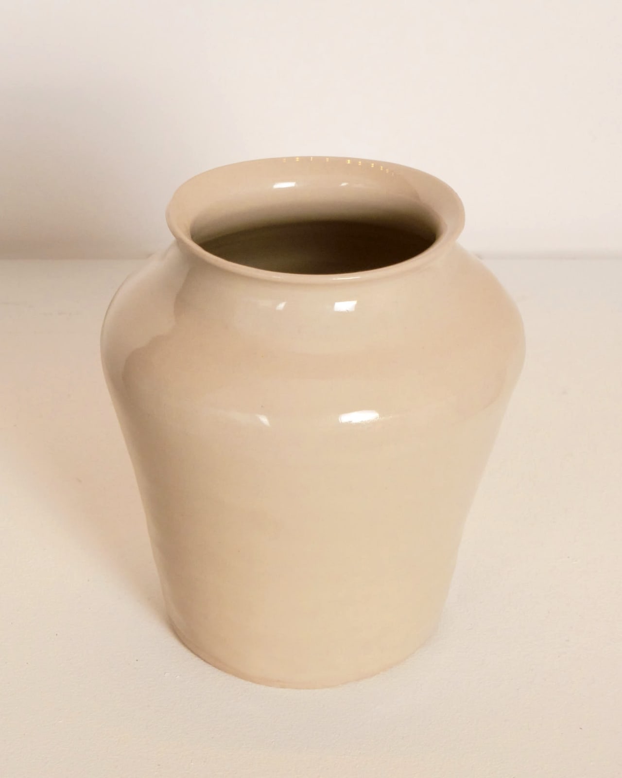 Ali Hewson, Wheel Thrown Vase, White Medium