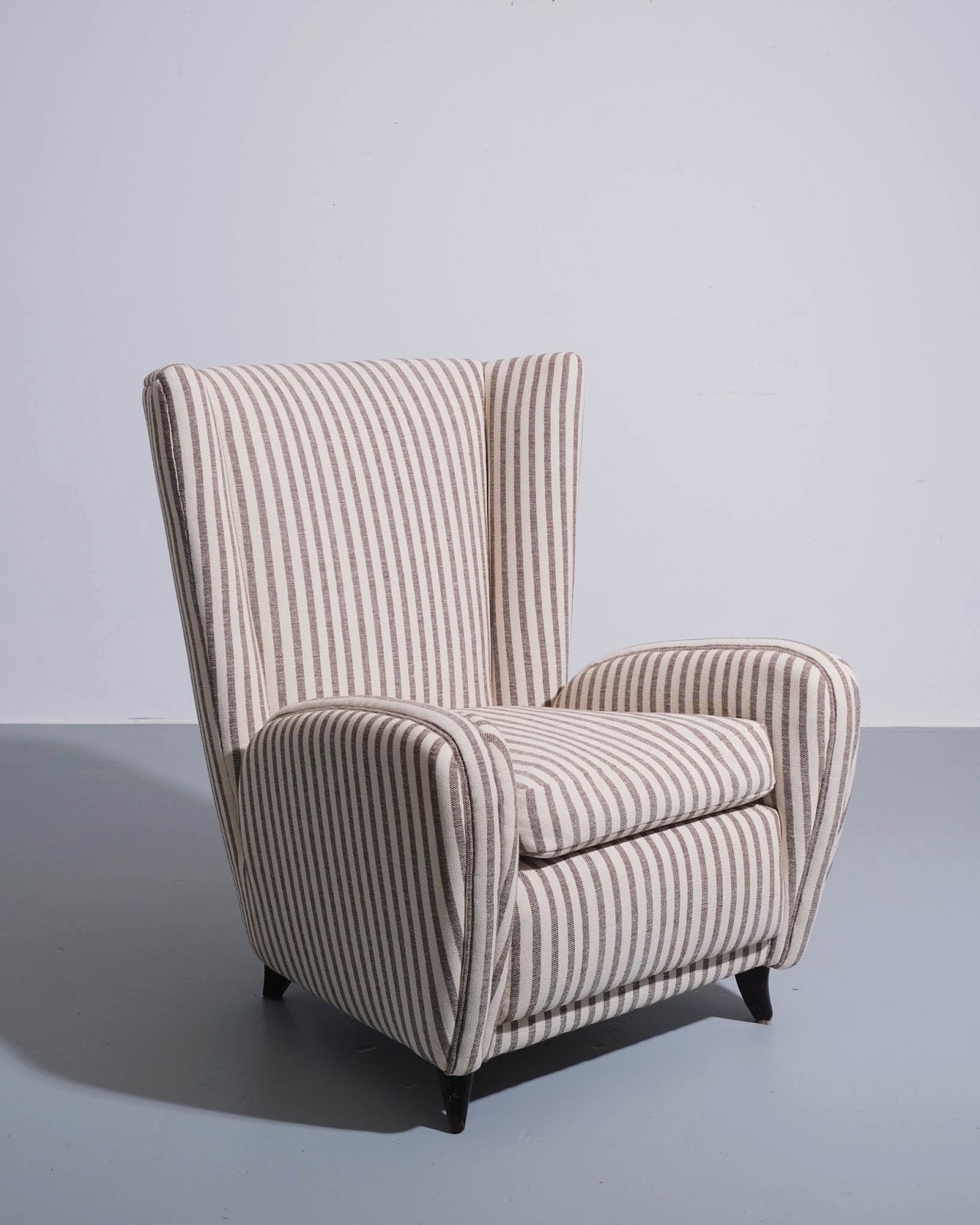 Paolo Buffa, Pair of armchairs