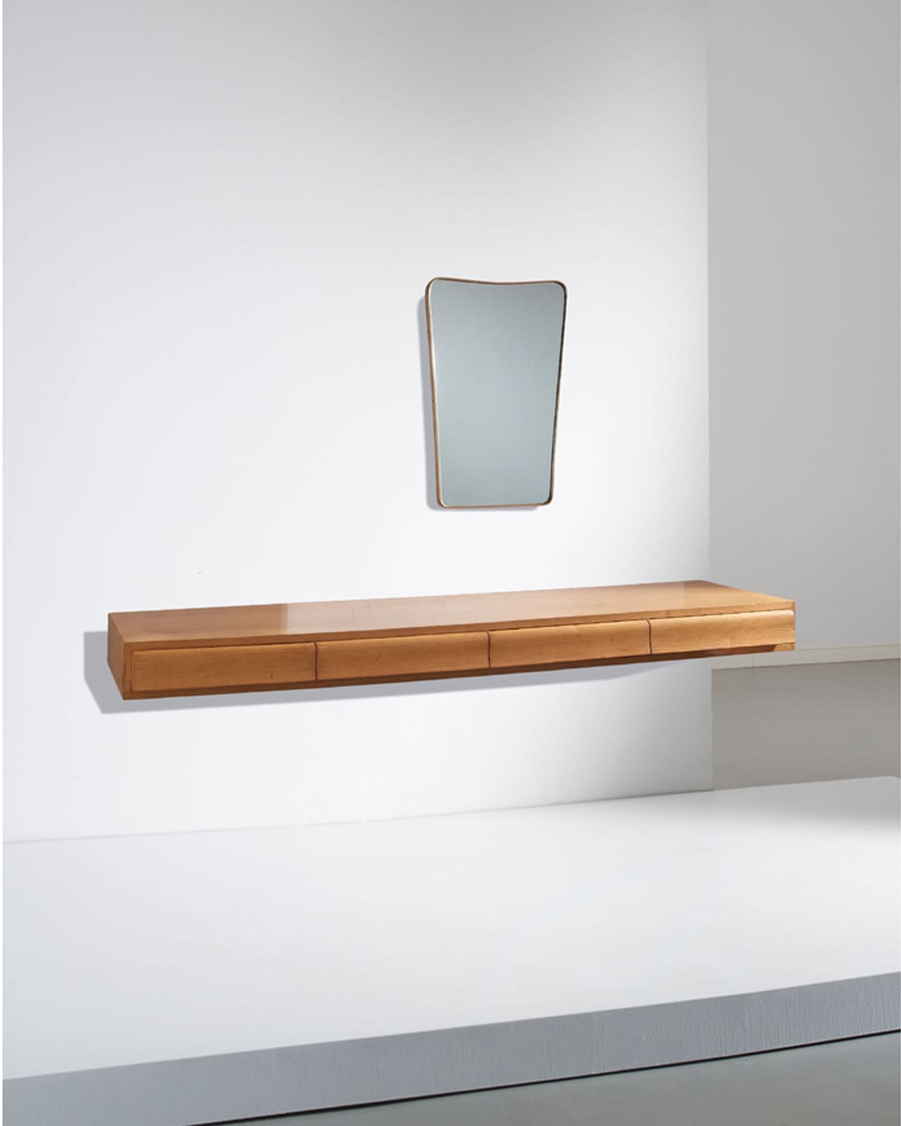 Amma, Floating Wall Console