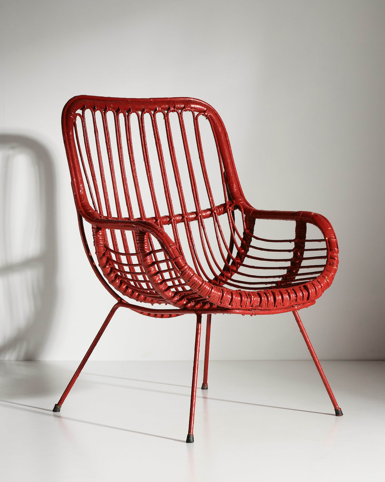 Italian, Pair of armchairs and coffee table